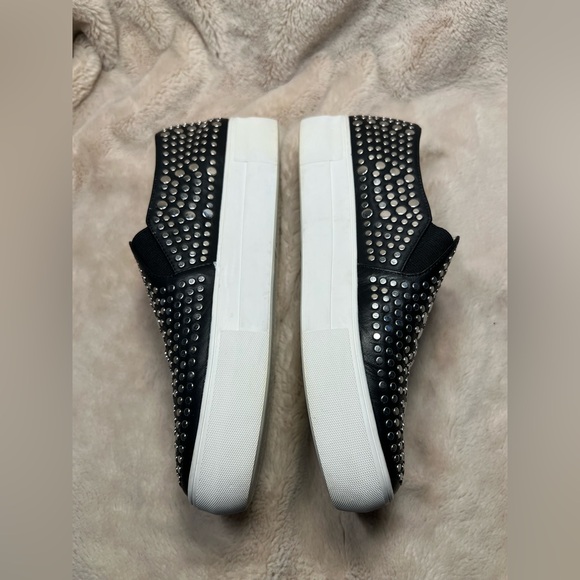 Vince Camuto Studded Kindra Leather Sneaker Size 9.5 - Picture 2 of 5